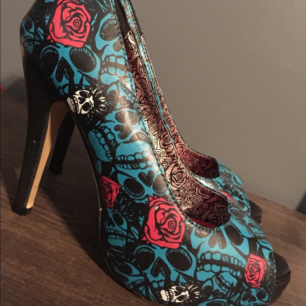Iron fist skull heels so 8